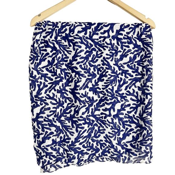 Lilly Pulitzer Treasure Coral Print Navy Blue White Infinity Scarf - Picture 1 of 5